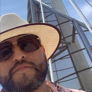 Meet your Posher, Chris